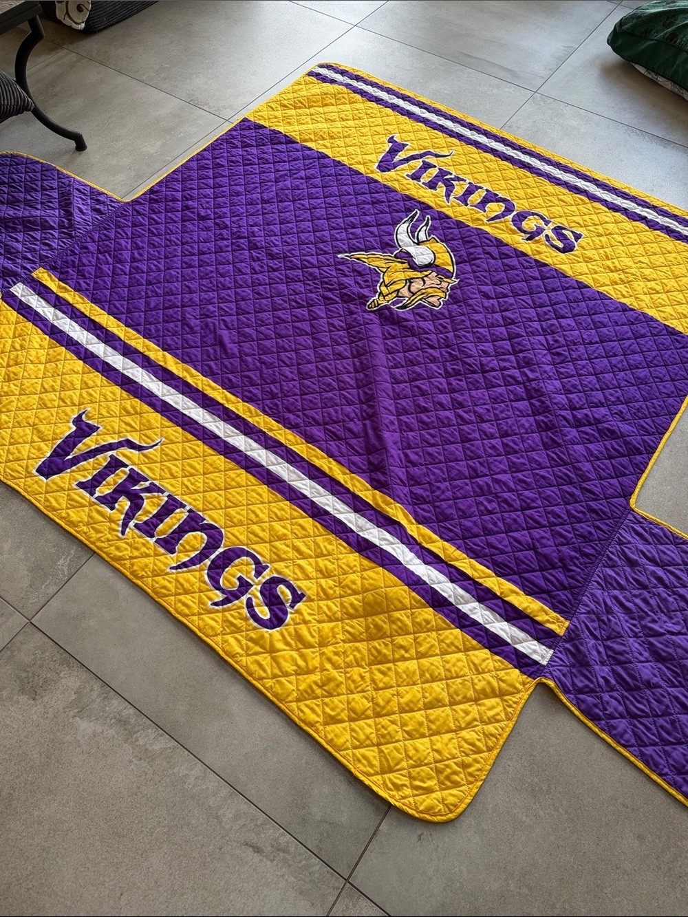Vikings Quilted Throw Blanket - Purple & Gold